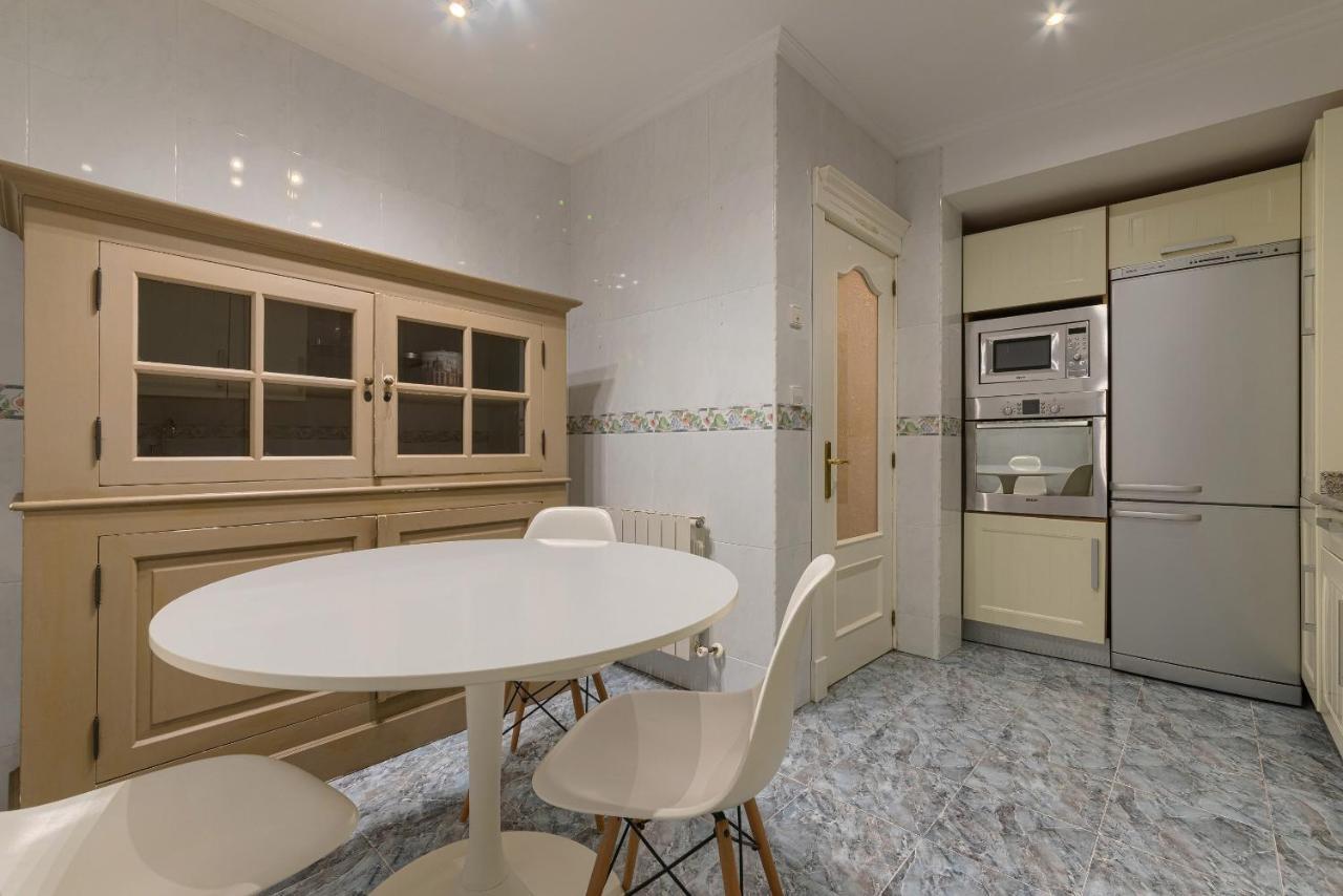 Appartamento Bailen Reformado Elegante Con Wifi Bilbao Esterno foto