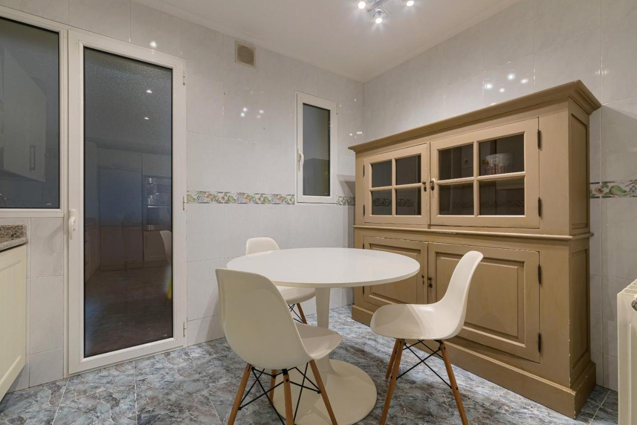 Appartamento Bailen Reformado Elegante Con Wifi Bilbao Esterno foto